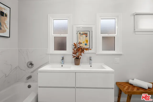 $2,995,000 | 9325 Oakmore Road, Los Angeles, CA 90035