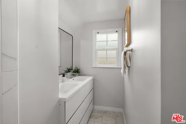 $2,995,000 | 9325 Oakmore Road, Los Angeles, CA 90035