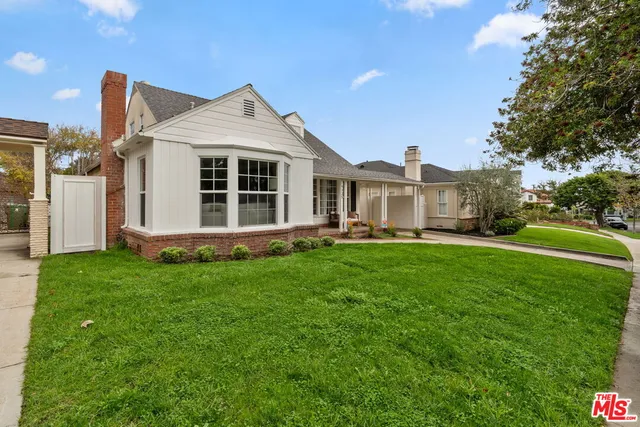 $2,995,000 | 9325 Oakmore Road, Los Angeles, CA 90035