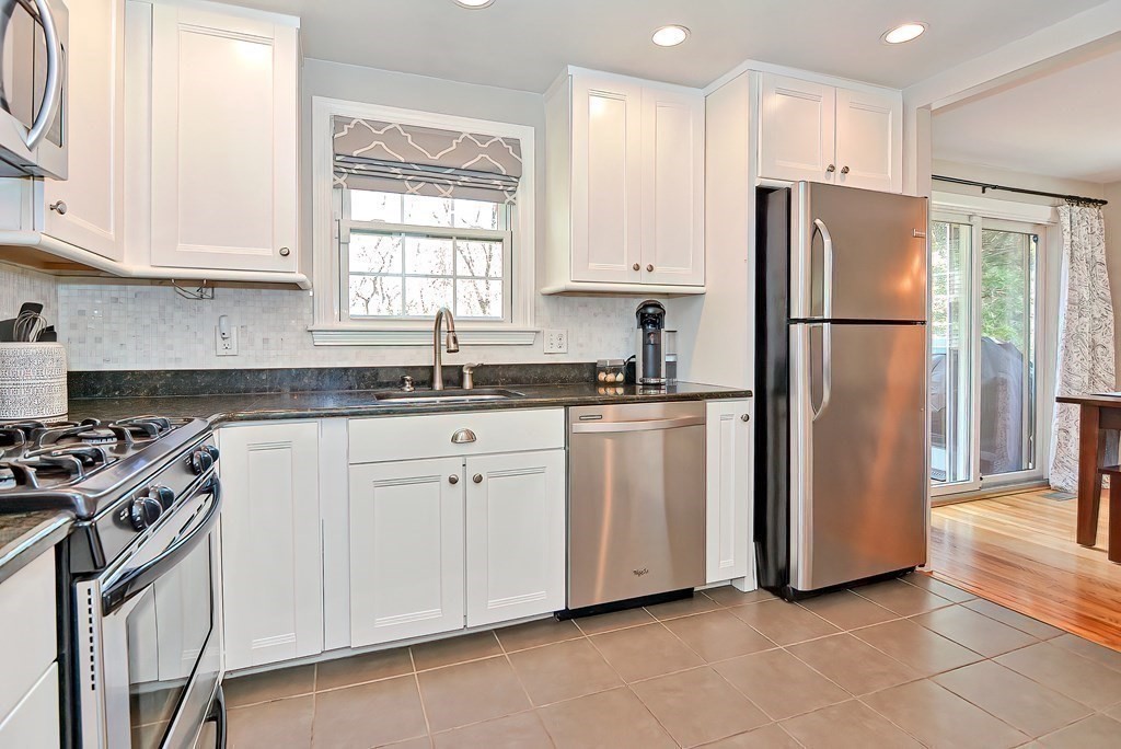 4 Woodmere Road Framingham, MA 01701 - Photo 9 of 32 Gallery Image 9