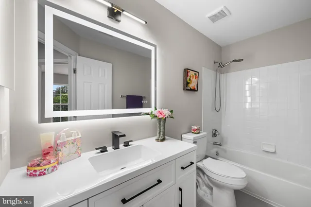 $799,900 | 13725 Lambertina Place, Rockville, MD 20850