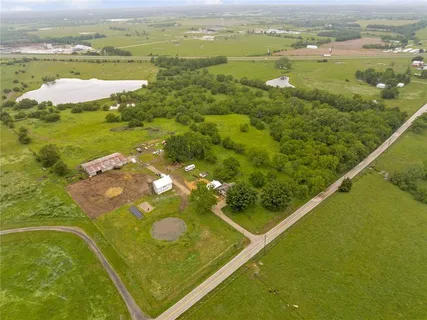 $725,000 | 33253 Cedar Niles Road, Poala, KS 66071