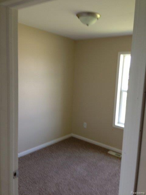 2101 Plank Road Marine City, MI 48039 - Photo 10 of 22 IMG_1098 (640x480).jpg