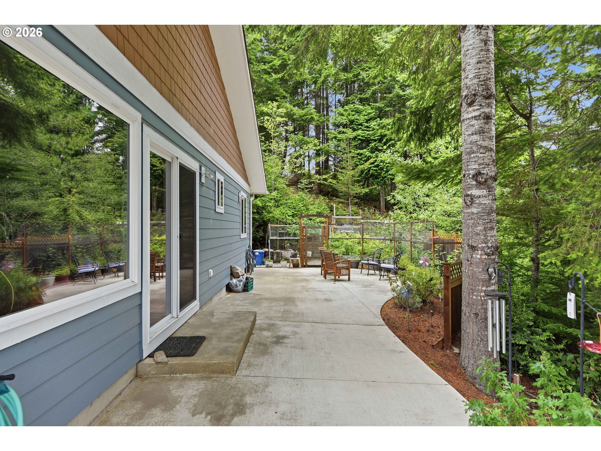 2256 Timberline Drive Coos Bay, OR 97420 - Photo 41 of 44