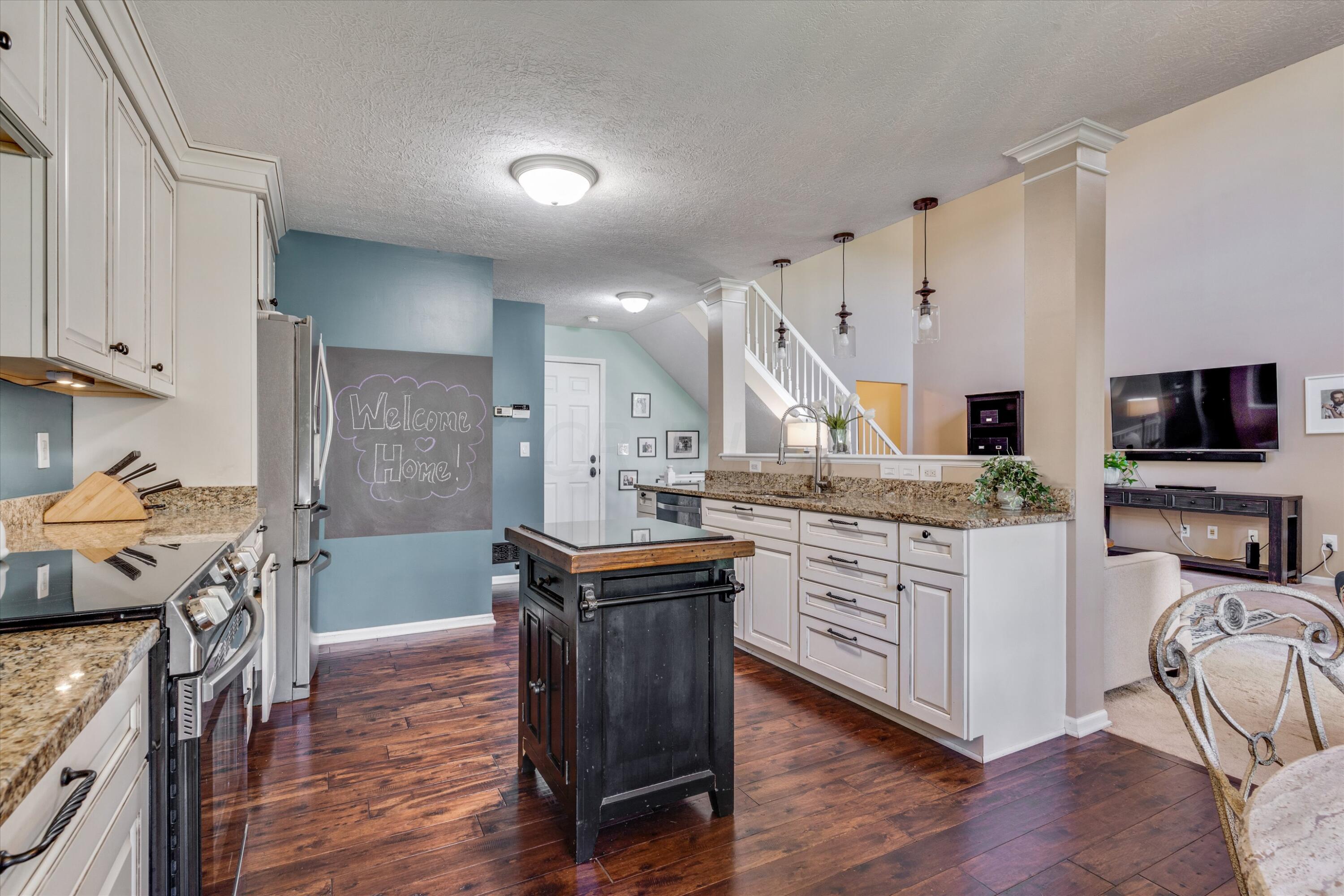 330 Sycamore Ridge Way Columbus, OH 43230 - Photo 3 of 38 13-dsc04963-dsc04965