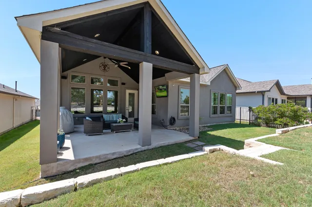 $564,999 | 127 Loysoya Street, Bastrop, TX 78602