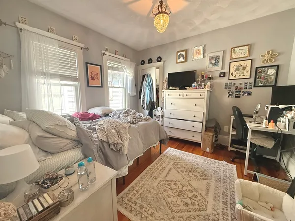 $3,850 | 263 Powder House Boulevard, Unit 2, Somerville, MA 02144