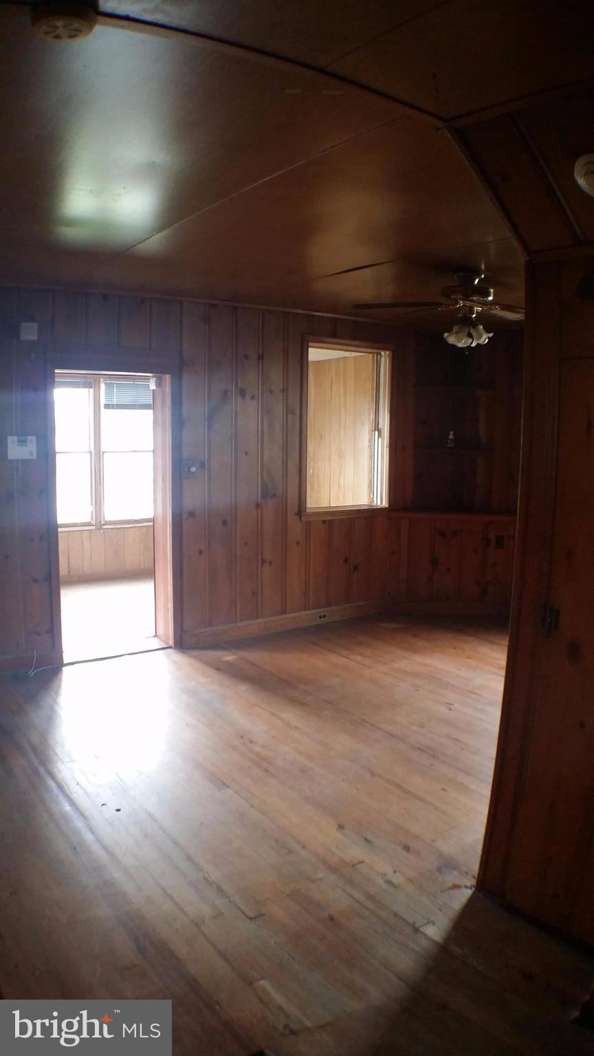 228 Ashwood Road Baltimore, MD 21222 - Photo 11 of 11 dining
