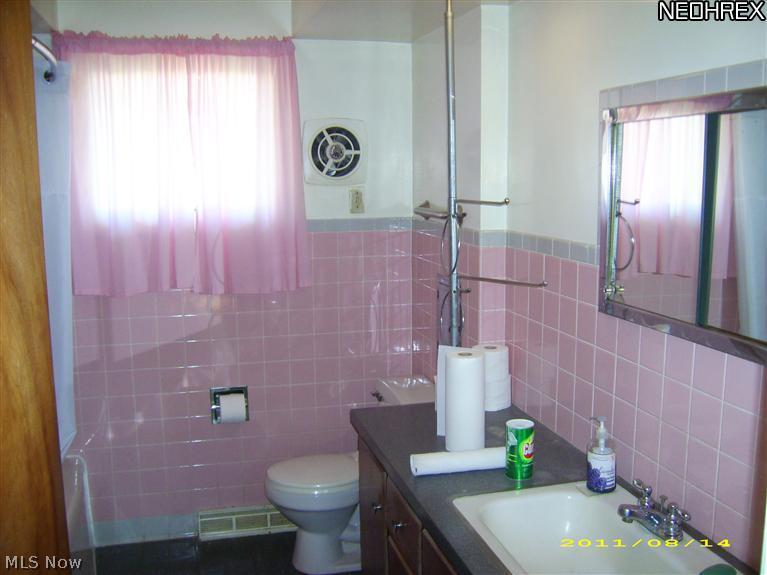 2473 Fairview Road Uniontown, OH 44685 - Photo 14 of 23