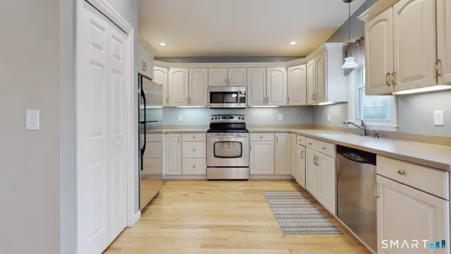 $719,000 | 22 Hollywood Avenue, Milford, CT 06460