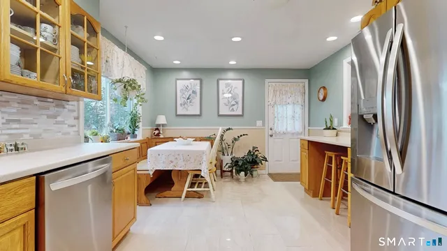 $719,000 | 22 Hollywood Avenue, Milford, CT 06460