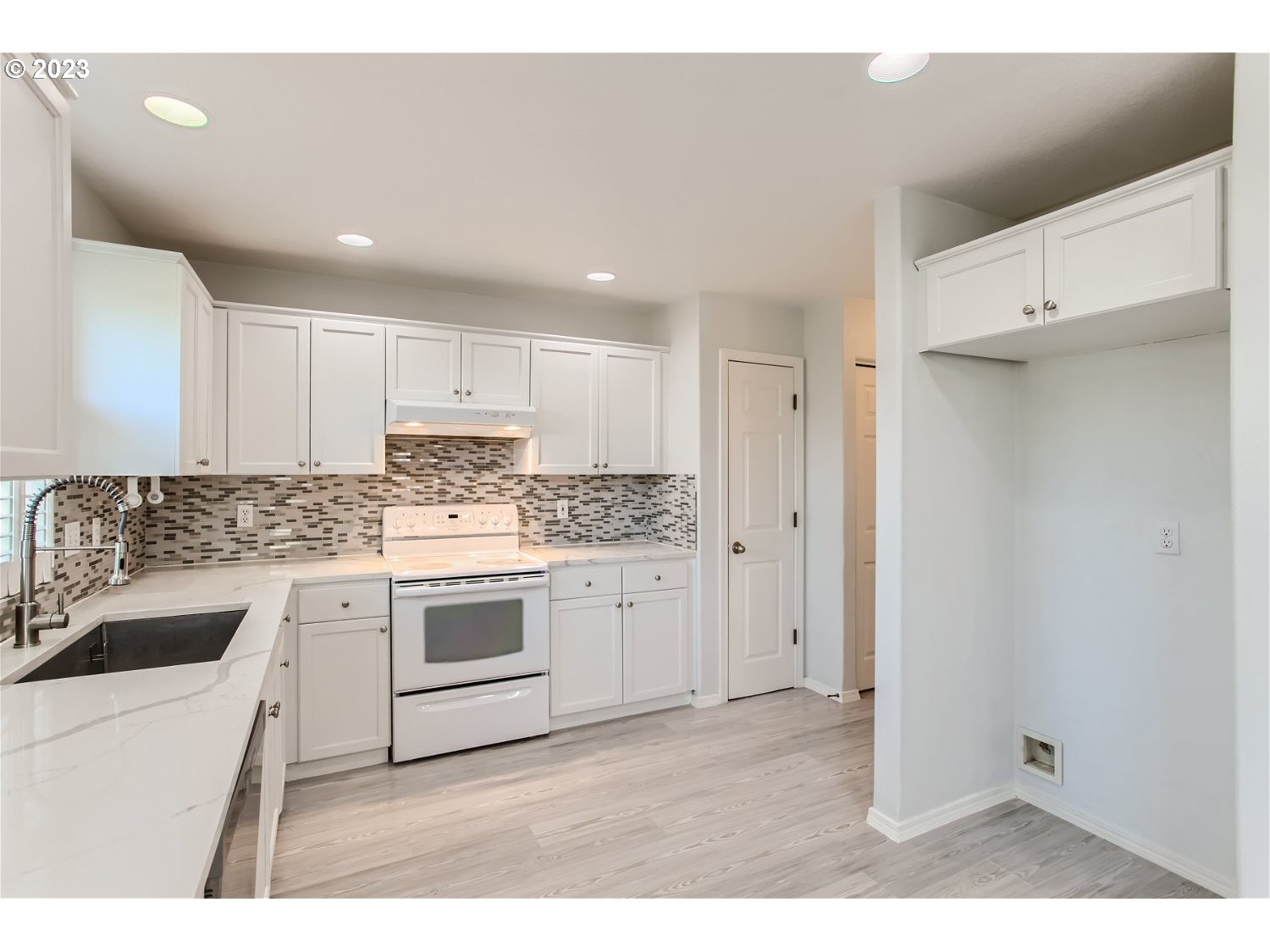 712 Northeast Mariners Loop Portland, OR 97211 - Photo 12 of 28