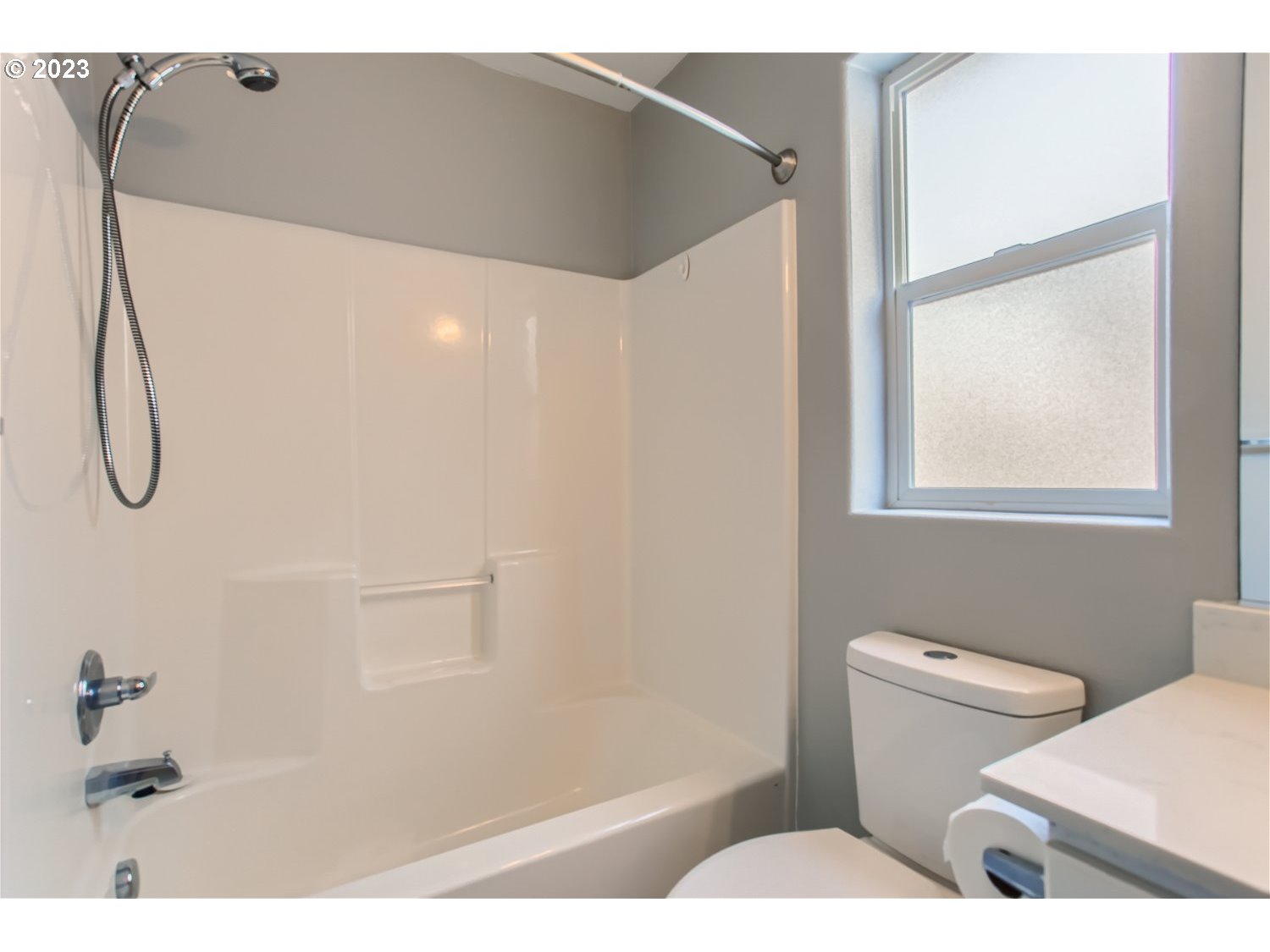 712 Northeast Mariners Loop Portland, OR 97211 - Photo 23 of 28