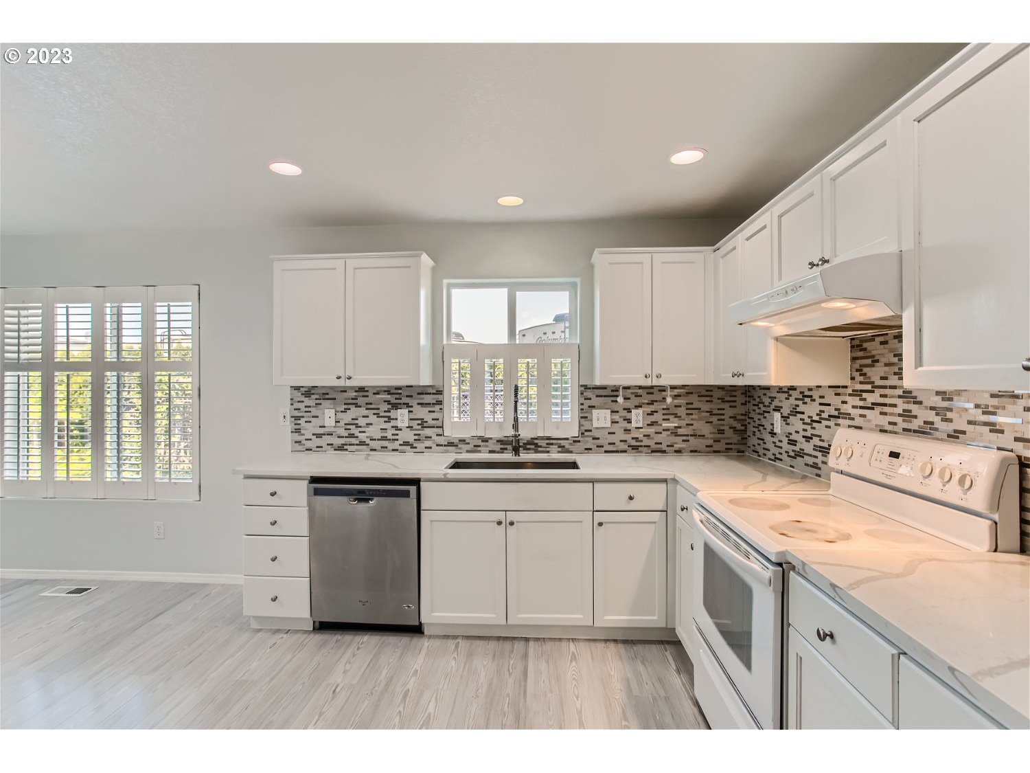 712 Northeast Mariners Loop Portland, OR 97211 - Photo 10 of 28