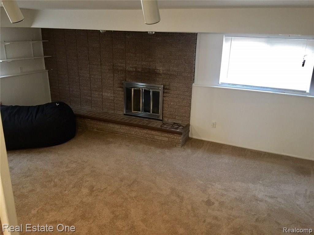 3856 Raintree Drive Troy, MI 48083 - Photo 9 of 21 FullSizeRender_5.jpg
