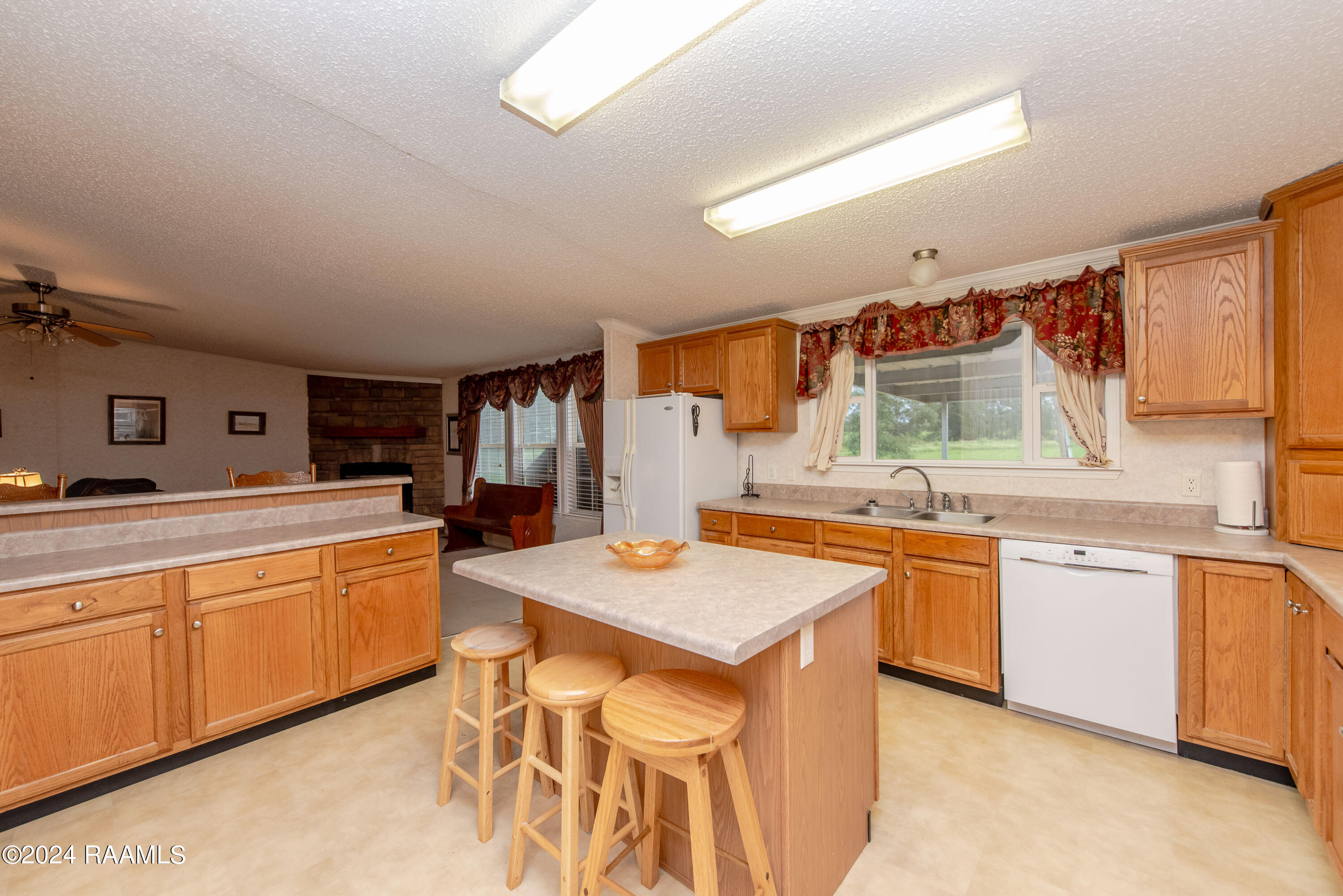 1715 Savoy Road Youngsville, LA 70592 - Photo 14 of 37 Kitchen