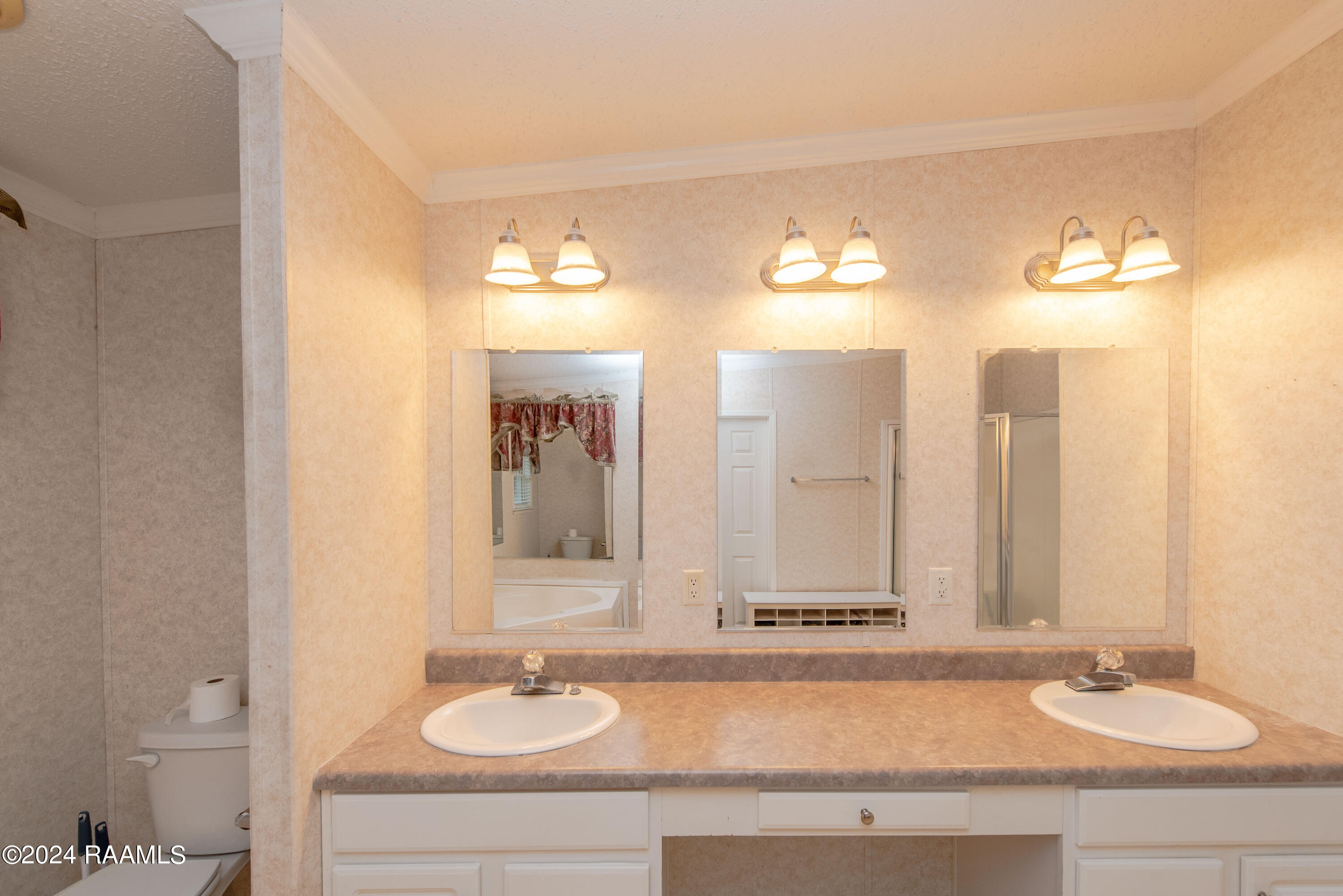 1715 Savoy Road Youngsville, LA 70592 - Photo 19 of 37 Master Bathroom