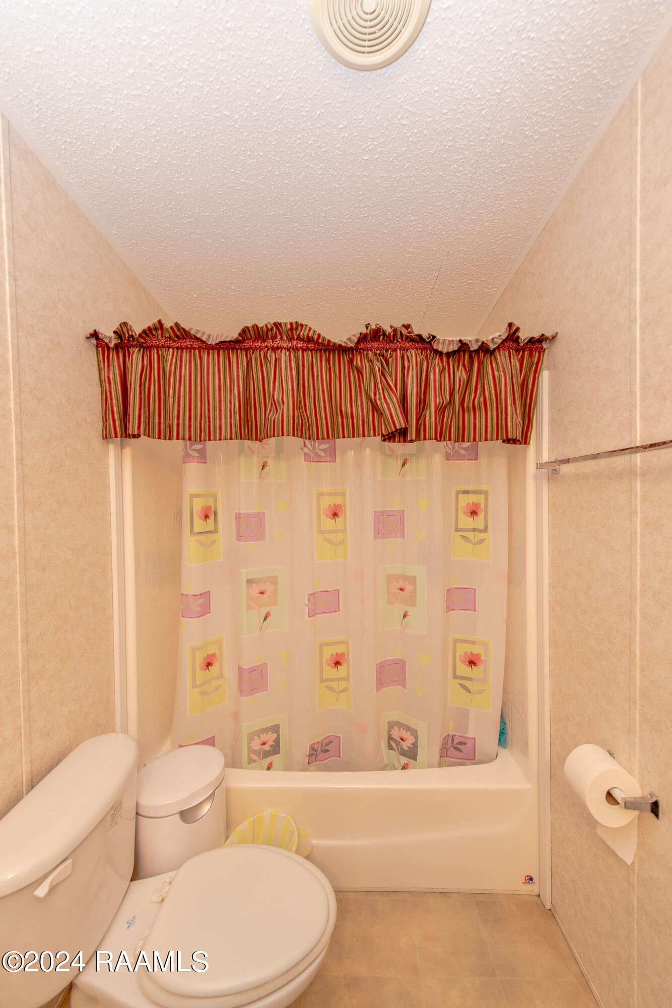 1715 Savoy Road Youngsville, LA 70592 - Photo 25 of 37 Spare Bathroom
