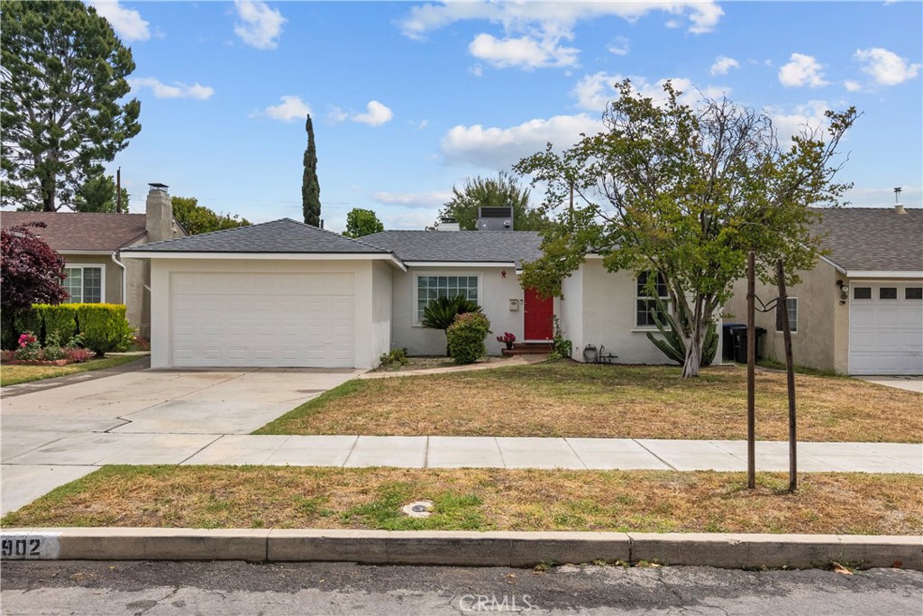 1902 North Screenland Drive Burbank, CA 91505 - Photo 25 of 25 a front view of a house with garden