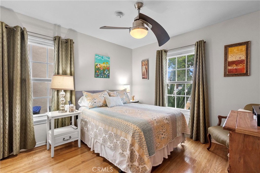 1902 North Screenland Drive Burbank, CA 91505 - Photo 8 of 25 a bedroom with a bed and a window