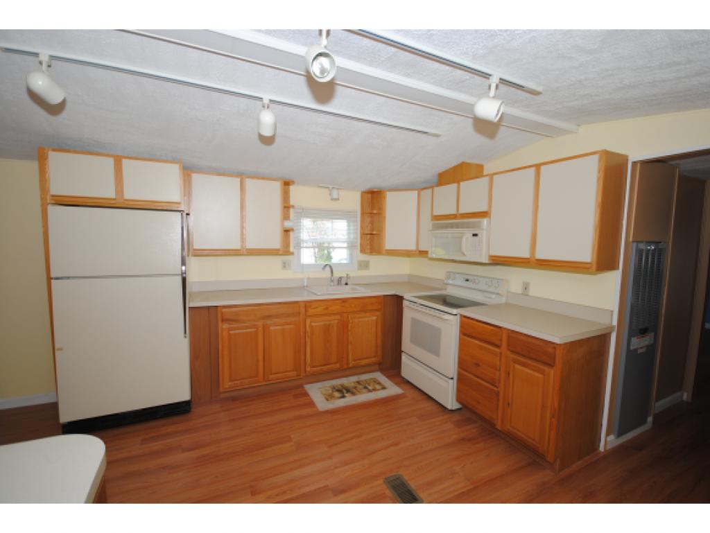 19 Vindale Road Hooksett, NH 03106 - Photo 8 of 19