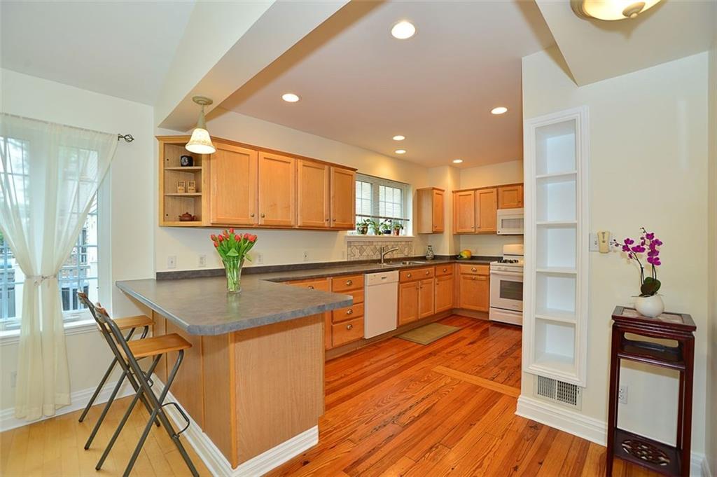 913 Wellesley Road Pittsburgh, PA 15206 - Photo 10 of 23 Gallery Image 10