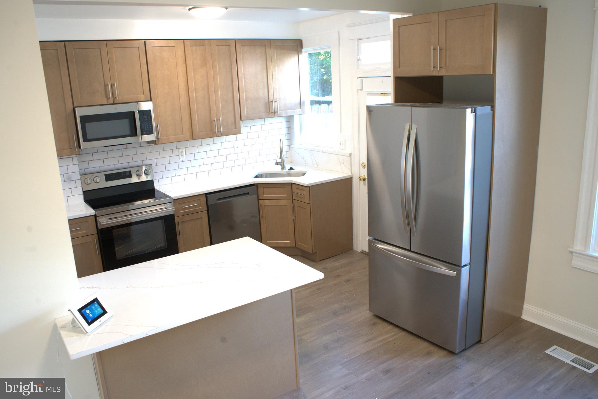 117 South Wickham Road Baltimore, MD 21229 - Photo 29 of 121 Kitchen8