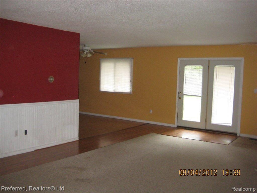 8809 Rawsonville Road Belleville, MI 48111 - Photo 9 of 24 living room