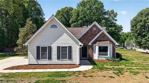 $259,900 | 3401 Timberwolf Avenue, High Point, NC 27265