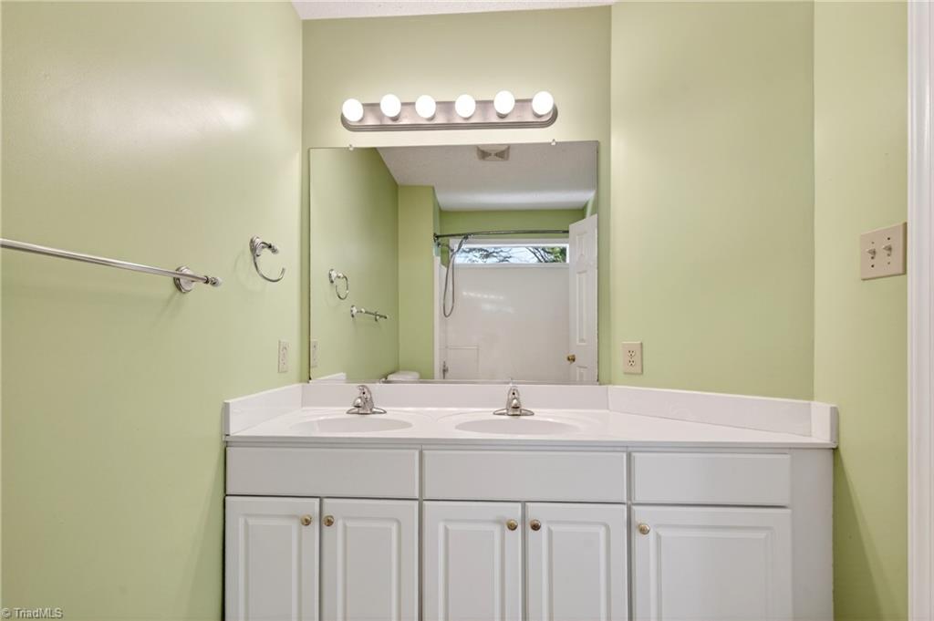 3401 Timberwolf Avenue High Point, NC 27265 - Photo 29 of 42