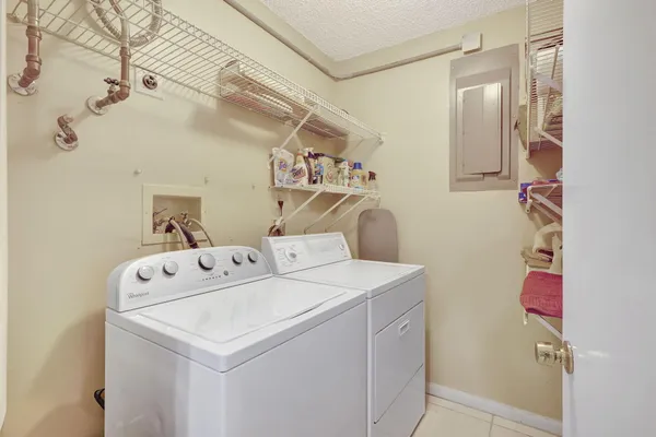 $3,100 | 602 Lakewood Drive, Unit 14C, Jupiter, FL 33458