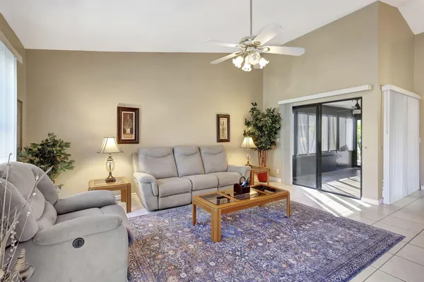 $3,100 | 602 Lakewood Drive, Unit 14C, Jupiter, FL 33458