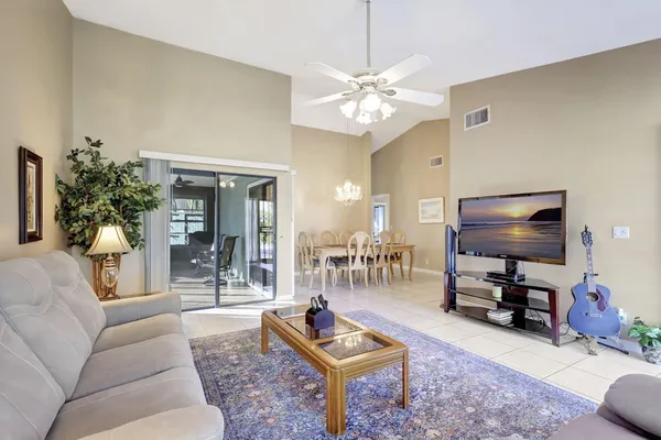 $3,100 | 602 Lakewood Drive, Unit 14C, Jupiter, FL 33458