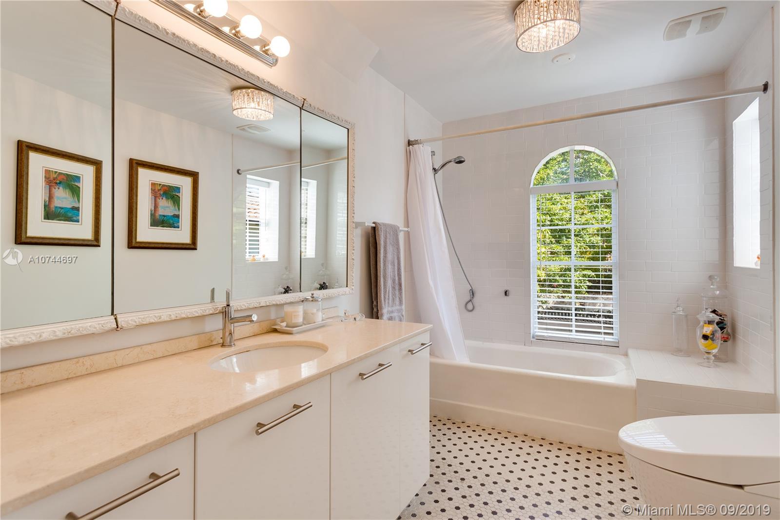 3529 St Gaudens Road Miami, FL 33133 - Photo 6 of 41 Gallery Image 6