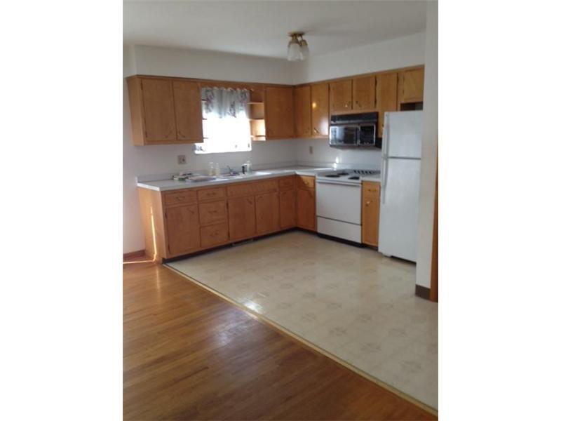 452 South Duffy Road Butler, PA 16001 - Photo 2 of 6 Kitchen.