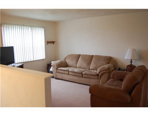 156 Barrington Ridge Delmont, PA 15626 - Photo 4 of 15 Living Room. Nice size living room
