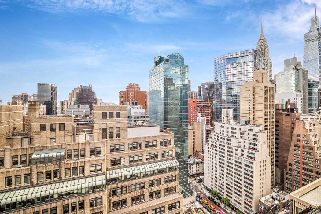 310 East 46th Street, Unit 21T Manhattan, NY 10017 - Photo 11 of 15