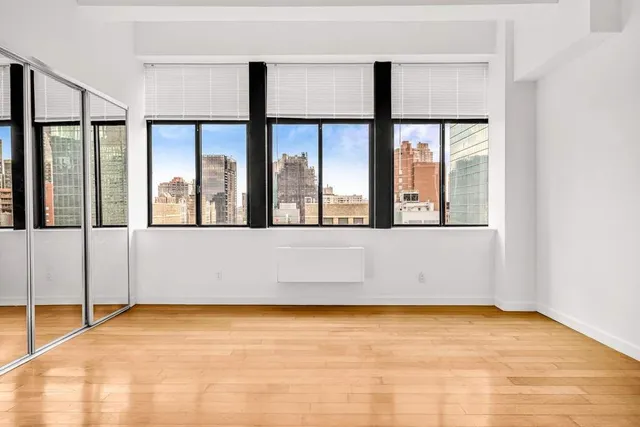 $645,000 | 310 East 46th Street, Unit 21T | Midtown East
