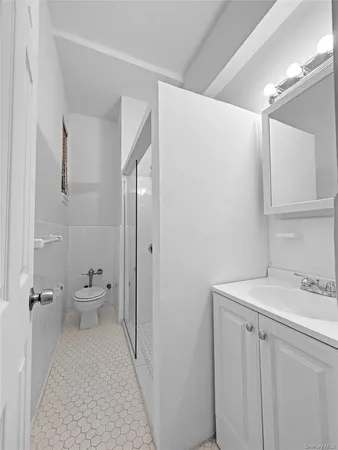 $2,750 | 3616 Henry Hudson Parkway, Unit 1FN | Central Riverdale