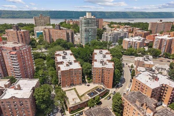 $2,750 | 3616 Henry Hudson Parkway, Unit 1FN | Central Riverdale