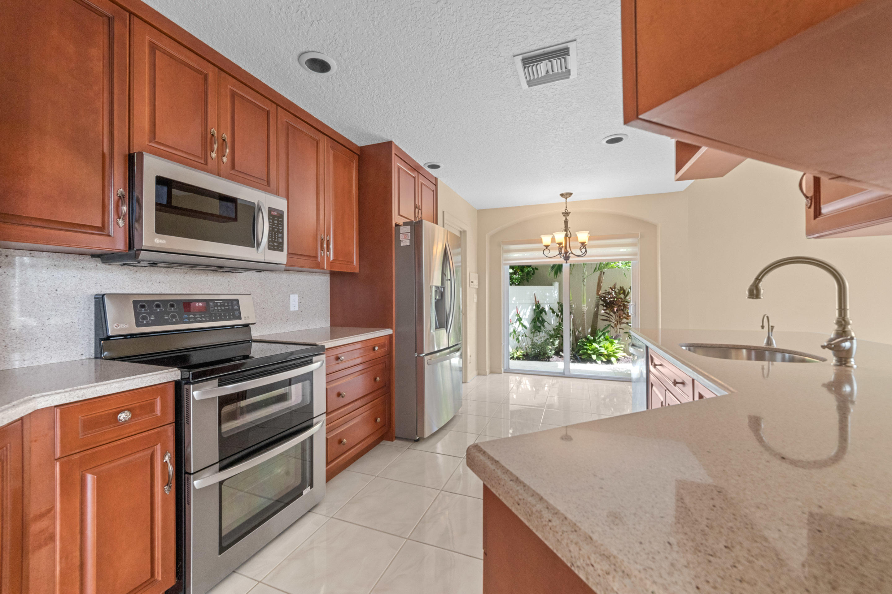 6310 Brava Way Boca Raton, FL 33433 - Photo 9 of 34 6310 Brava Way Boca Raton-10