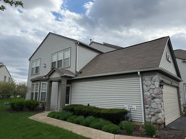 $2,100 | 3129 Ollerton Avenue, Unit 3129, Aurora, IL 60502