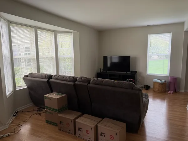 $2,100 | 3129 Ollerton Avenue, Unit 3129, Aurora, IL 60502
