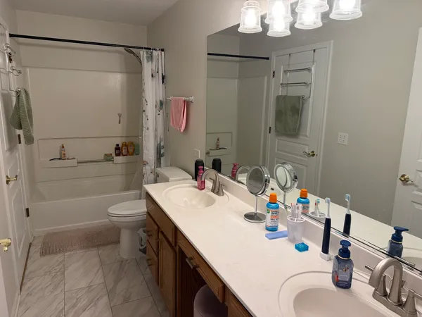 $2,100 | 3129 Ollerton Avenue, Unit 3129, Aurora, IL 60502