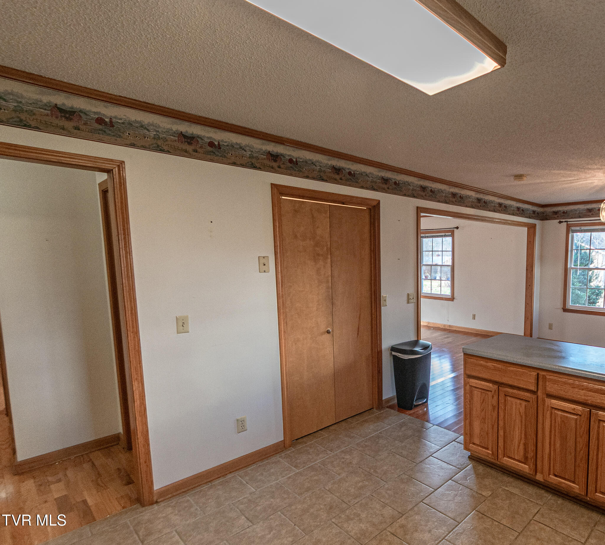 414 Caleb Avenue Elizabethton, TN 37643 - Photo 12 of 28 DSC_0793