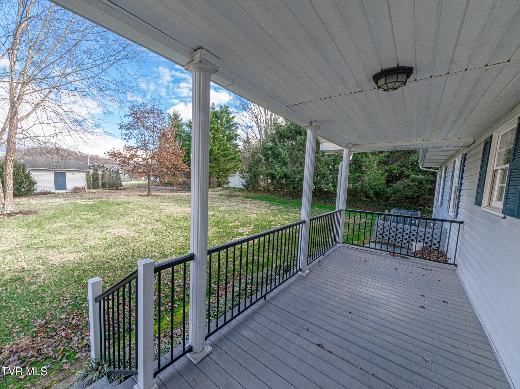 414 Caleb Avenue Elizabethton, TN 37643 - Photo 14 of 28 DSC_0804