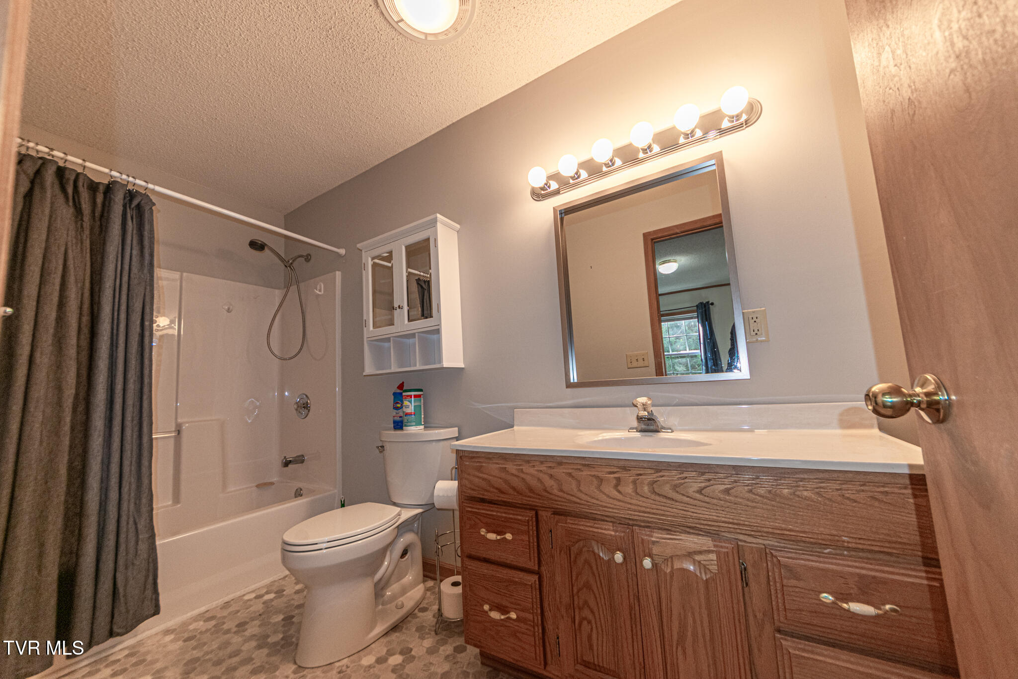 414 Caleb Avenue Elizabethton, TN 37643 - Photo 23 of 28 DSC_0802