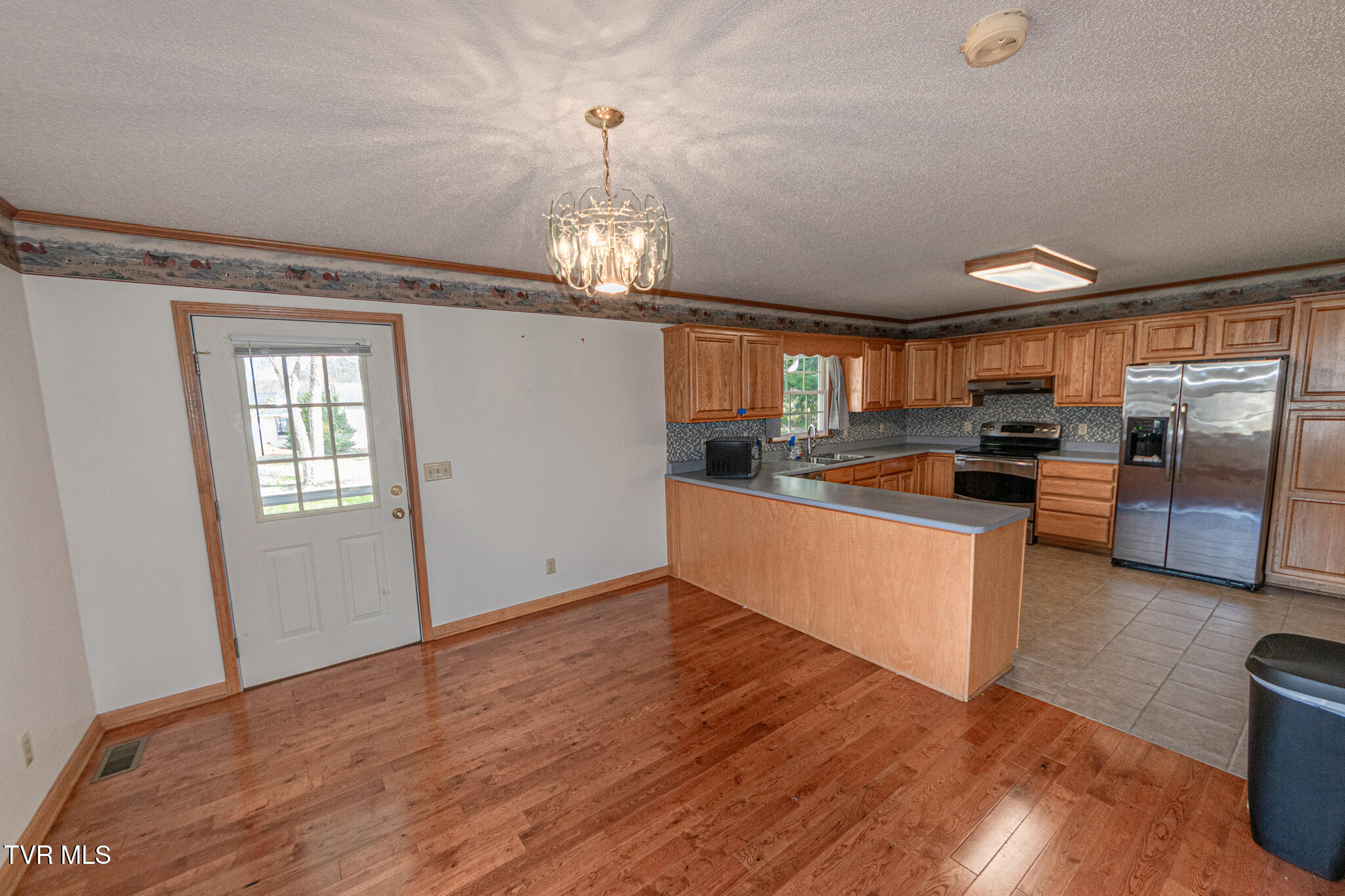 414 Caleb Avenue Elizabethton, TN 37643 - Photo 8 of 28 DSC_0790