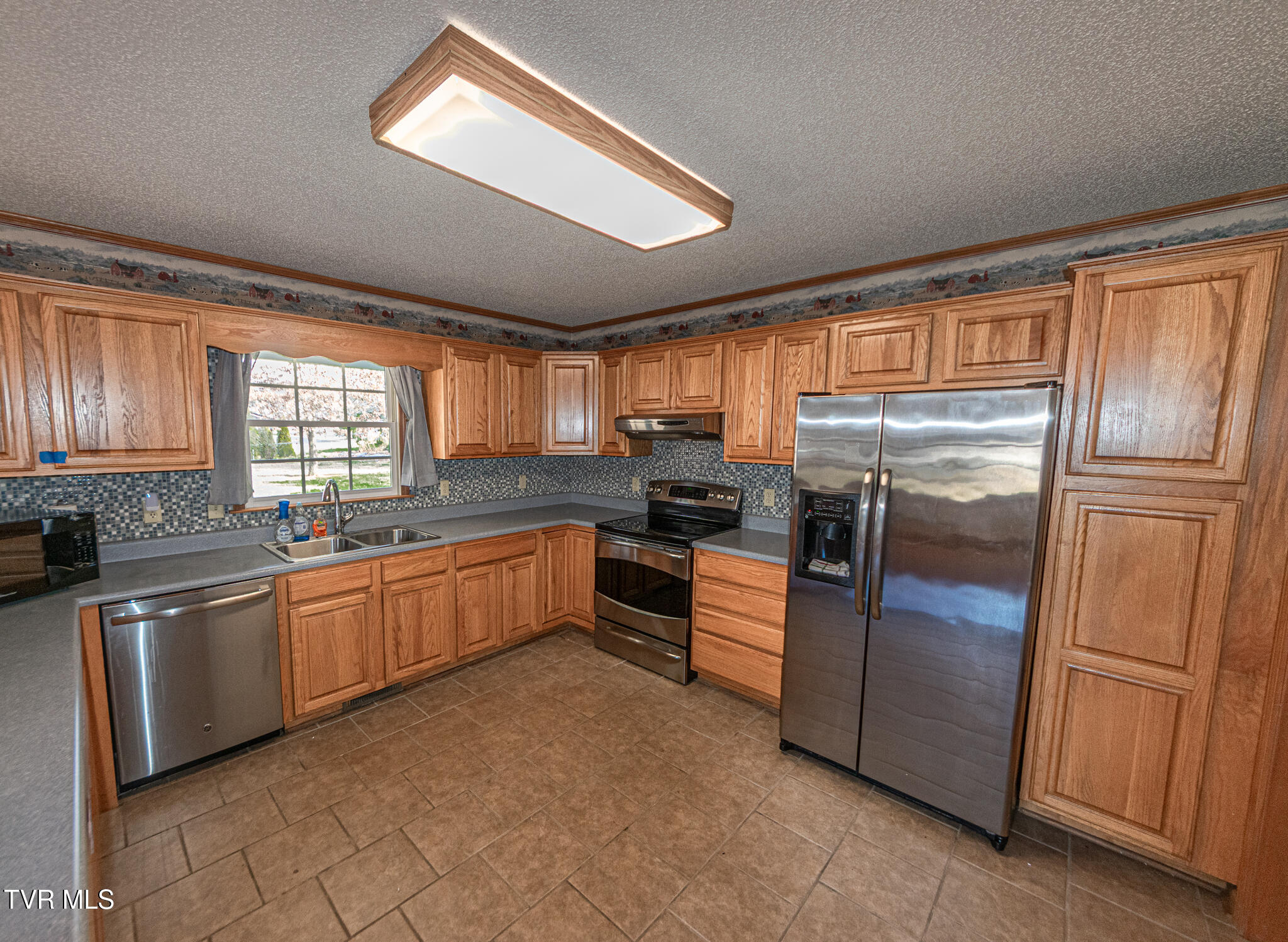 414 Caleb Avenue Elizabethton, TN 37643 - Photo 10 of 28 DSC_0791