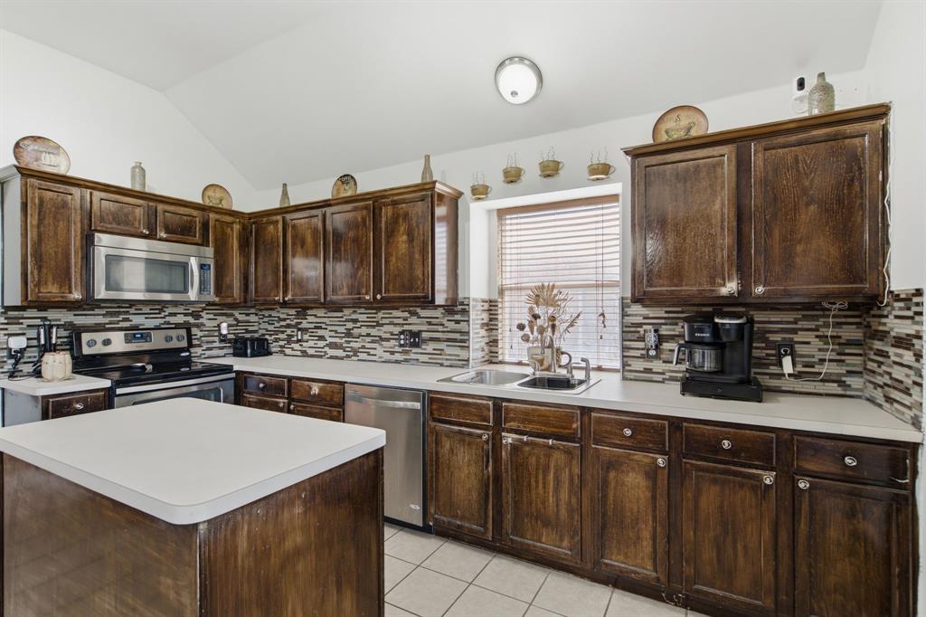 305 Ravenna Road Lake Dallas, TX 75065 - Photo 14 of 39 Gallery Image 14
